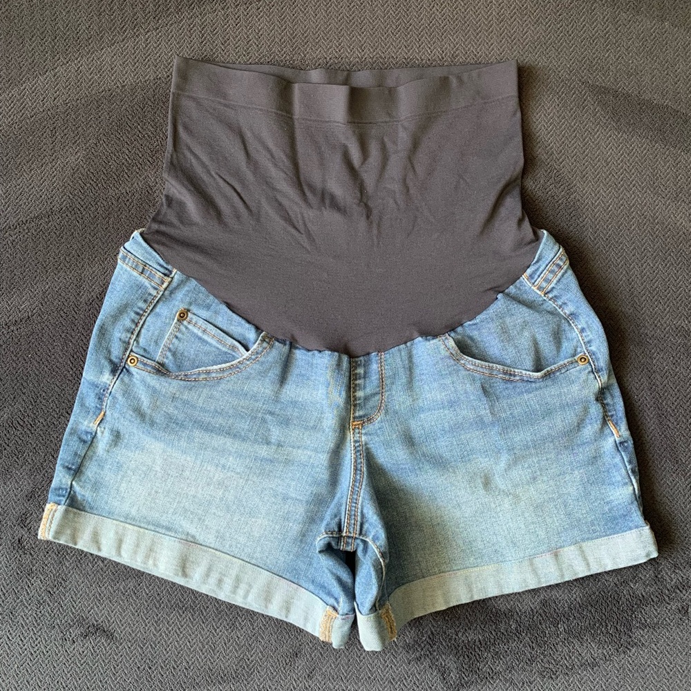 A:glow Maternity Shorts